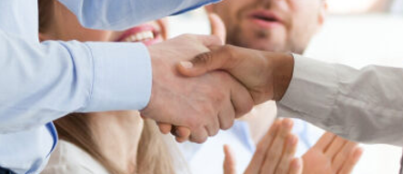 EU BCOM HUBPHASE2 Handshake1