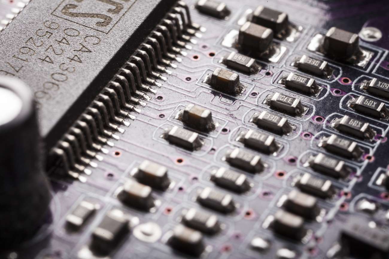 Black_Circuitboard_Closeup